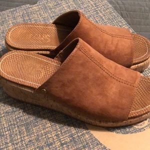 Circus brand size 7 1/2 gently worn